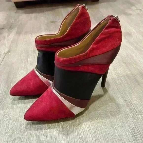 GX By Gwen Stefani Kameko Suede Heels - Picture 4 of 12